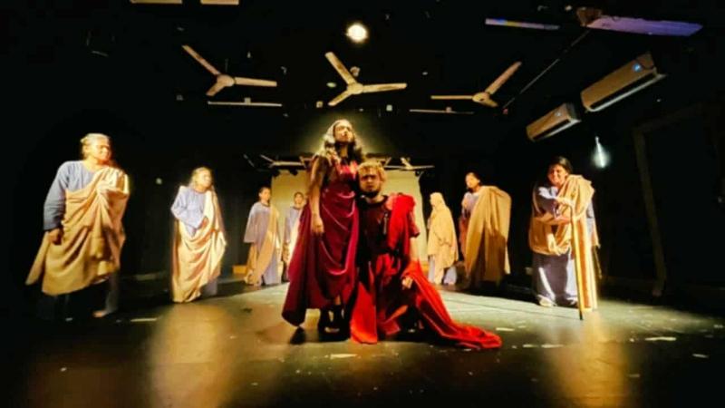জবি নাট্যকলা থেকে শিল্পকলায় মঞ্চায়িত 'তর্পন বাহকেরা‘